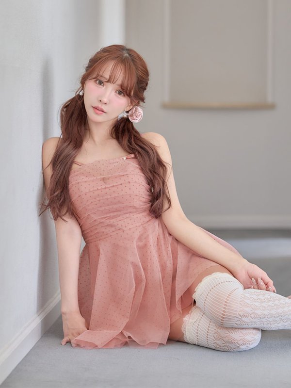 ピンク　モデル：三上悠亜　身長：159cm　着用サイズ：Sサイズ