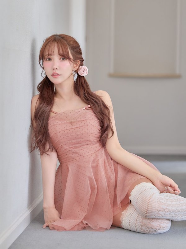 ピンク　モデル：三上悠亜　身長：159cm　着用サイズ：Sサイズ