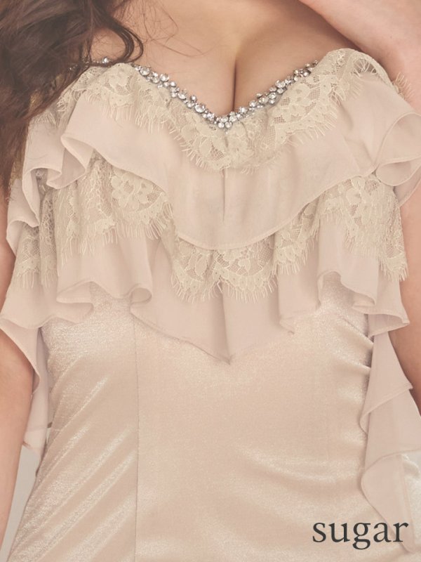 ベージュ　モデル：カルア　身長：156cm　着用サイズ：Sサイズ