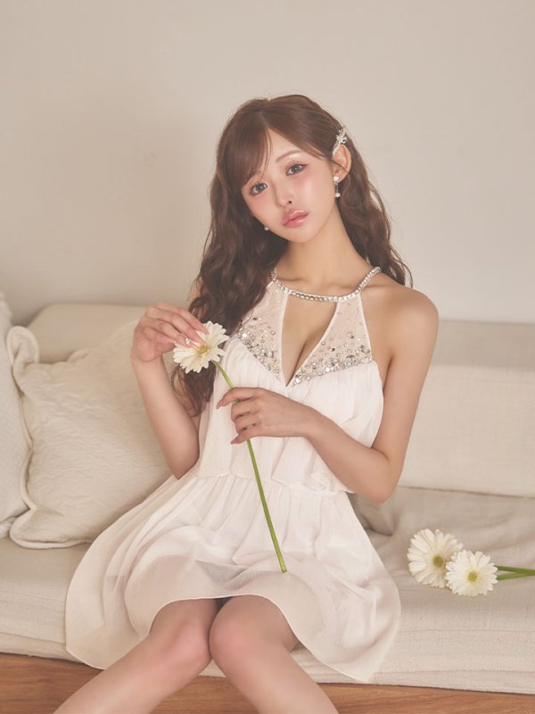 ホワイト　モデル：かるあ　身長：156cm　着用サイズ：Sサイズ