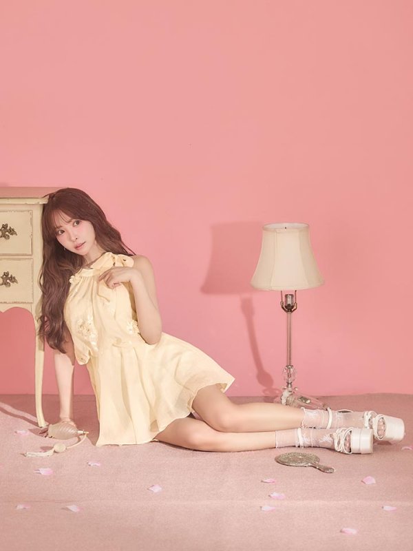 アイボリー　モデル：三上悠亜　身長：159cm　着用サイズ：Sサイズ