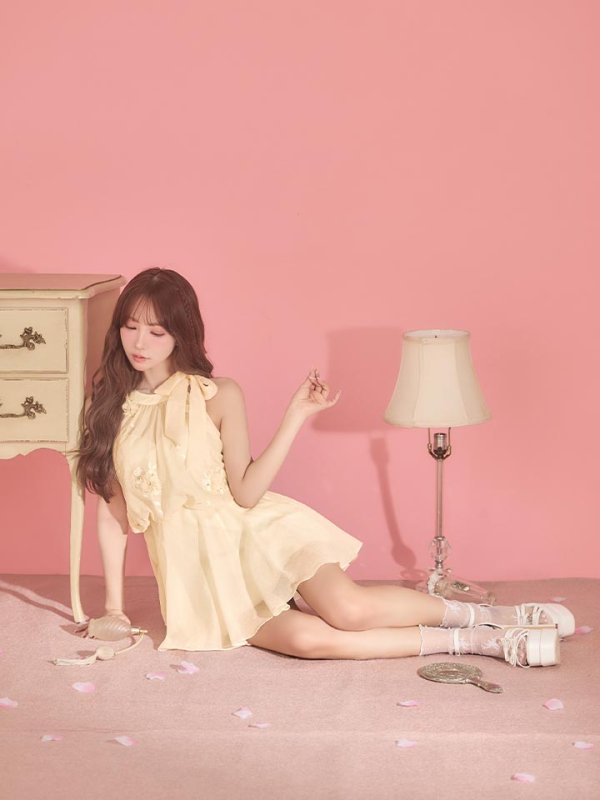 アイボリー　モデル：三上悠亜　身長：159cm　着用サイズ：Sサイズ