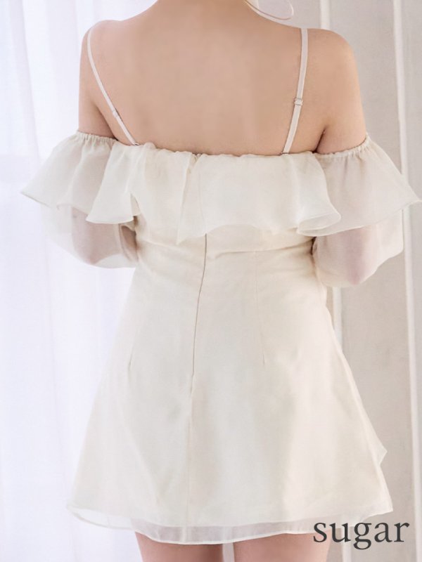 アイボリー モデル：カルア　身長：156cm　着用サイズ：Sサイズ