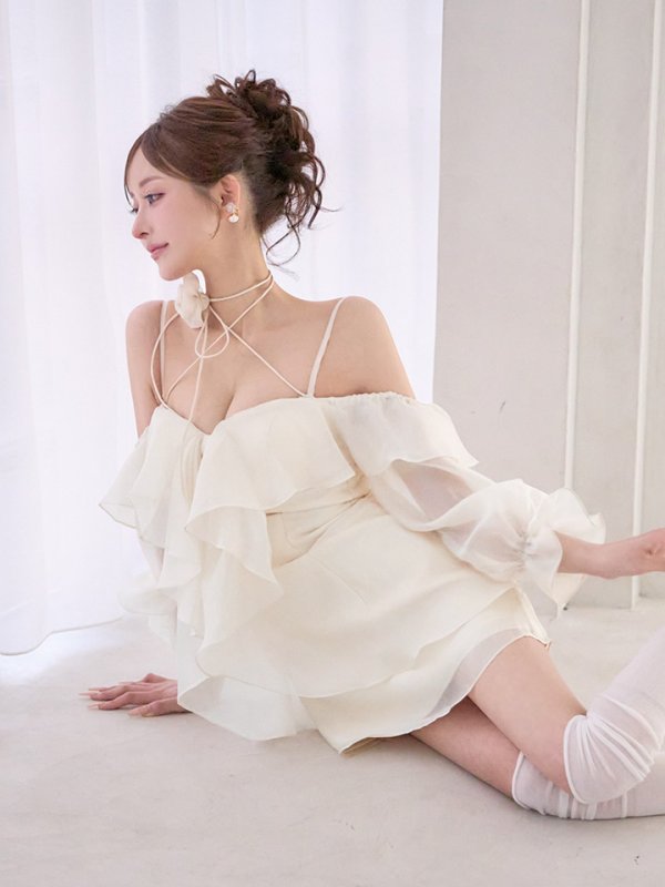 アイボリー モデル：カルア　身長：156cm　着用サイズ：Sサイズ