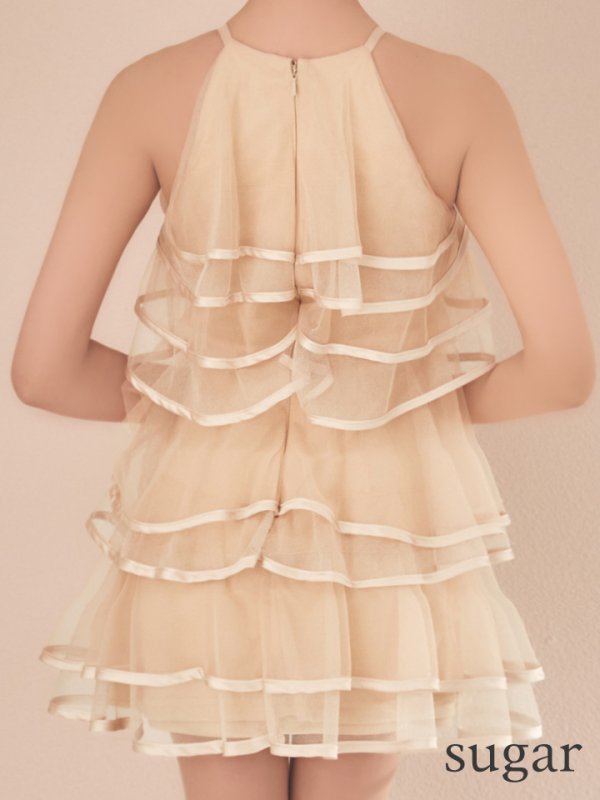 ベージュ　モデル：明日花キララ　身長162cm　着用サイズ：Sサイズ