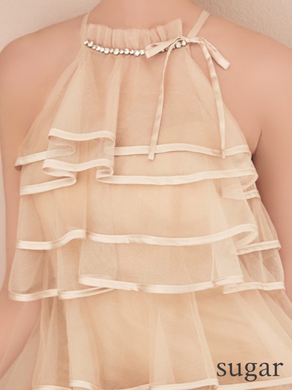 ベージュ　モデル：明日花キララ　身長162cm　着用サイズ：Sサイズ