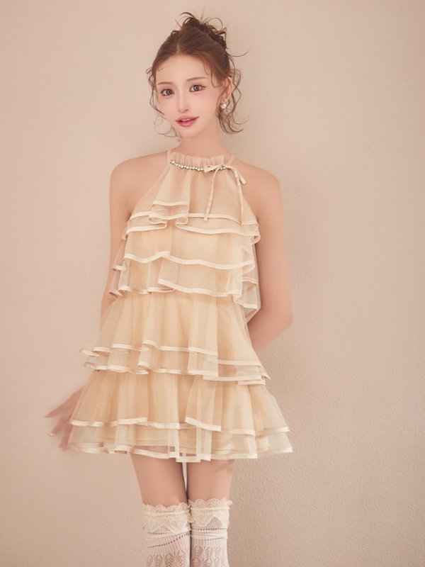 ベージュ　モデル：明日花キララ　身長162cm　着用サイズ：Sサイズ