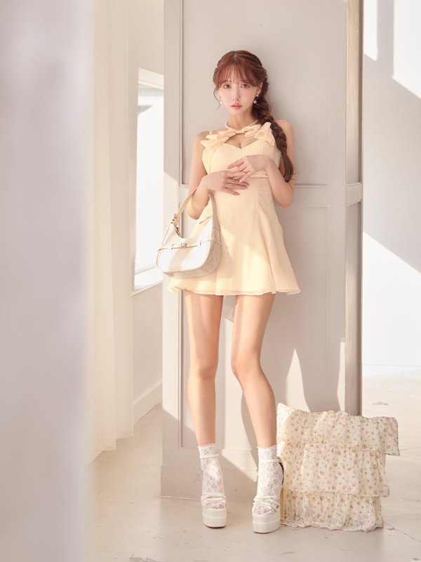 アイボリー　モデル：三上悠亜　身長：159cm　着用サイズ：Sサイズ