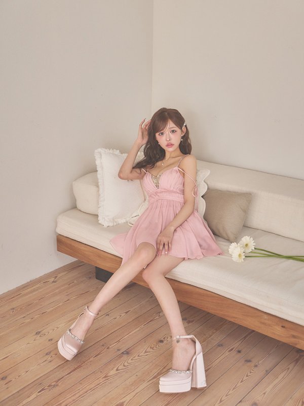 ピンク　モデル：カルア　身長：156cm　着用サイズ：Sサイズ