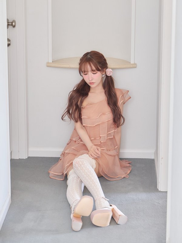 ピンク　モデル：三上悠亜　身長：159cm　着用サイズ：Sサイズ