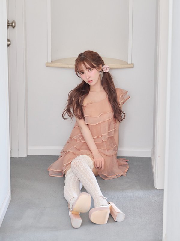 ピンク　モデル：三上悠亜　身長：159cm　着用サイズ：Sサイズ