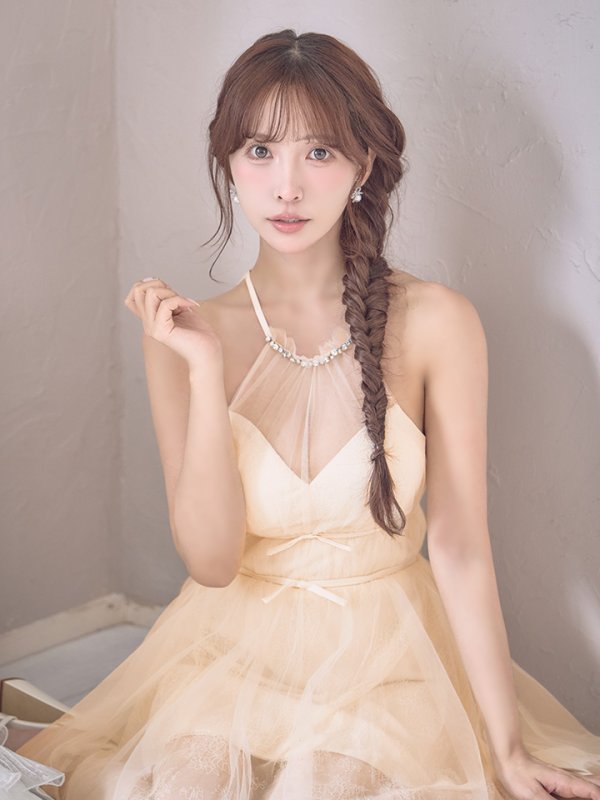 アイボリー　モデル：三上悠亜　身長：159cm　着用サイズ：Sサイズ