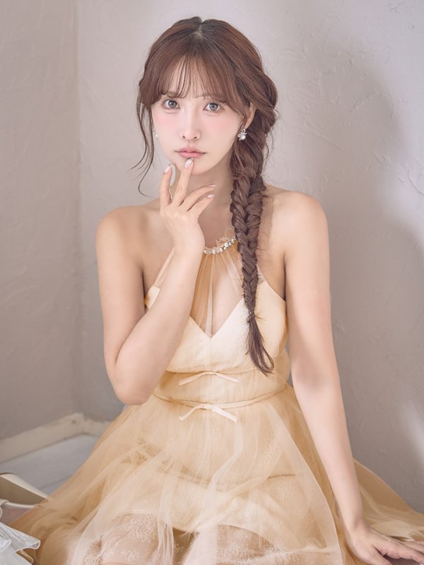 アイボリー　モデル：三上悠亜　身長：159cm　着用サイズ：Sサイズ