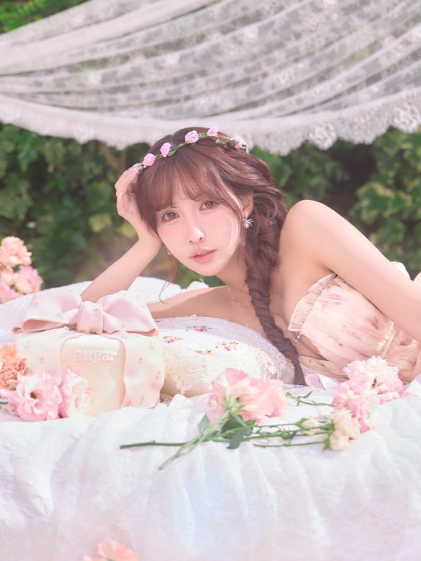ピンク　モデル：三上悠亜　身長：159cm　着用サイズ：Sサイズ