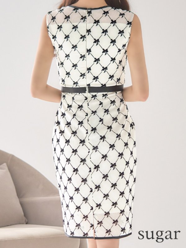 ホワイト モデル：りな　身長：160cm　着用サイズ：Sサイズ