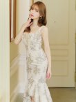 画像16: Lサイズあり【DEA.by ROBE de FLEURS/ディアバイローブドフルール】マーメイド/ フローラル/ バストジップ/ フリル/ テールカット/ ミディアムドレス/ キャバドレス[OF2] (16)