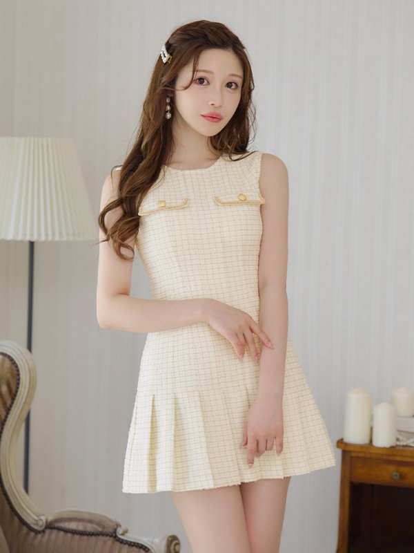 アイボリー モデル：桜伊みやこ　身長：168cm　着用サイズ：Sサイズ