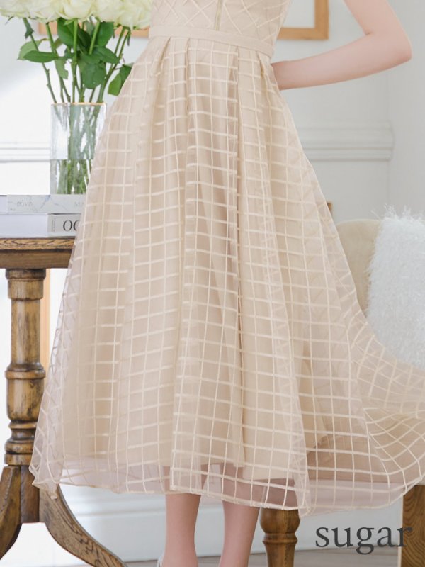 アイボリー モデル:明日花キララ 身長:162cm 着用サイズ:Sサイズ