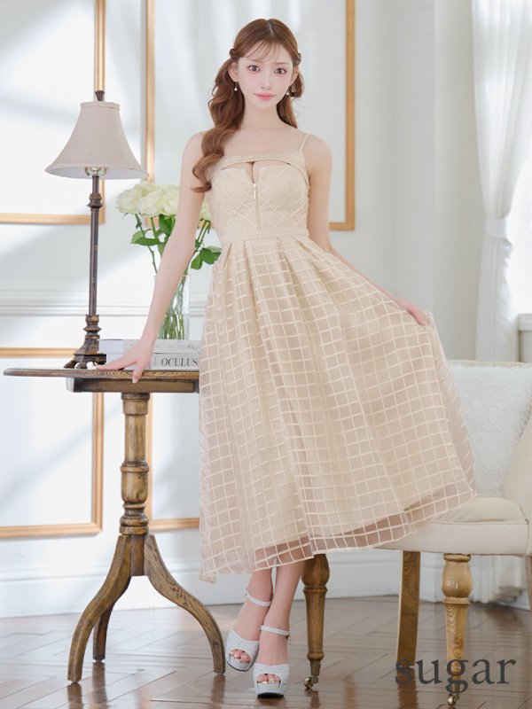 アイボリー モデル:明日花キララ 身長:162cm 着用サイズ:Sサイズ