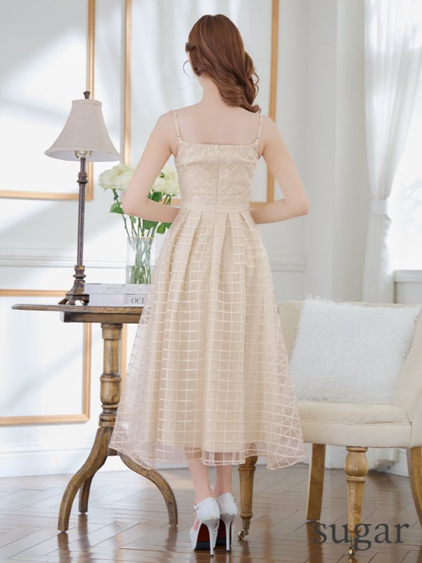 アイボリー モデル:明日花キララ 身長:162cm 着用サイズ:Sサイズ