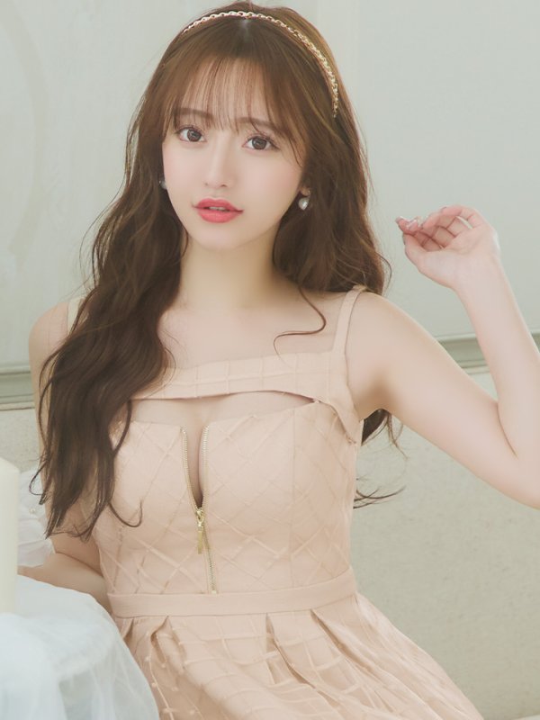 アイボリー モデル:羽澄まり 身長:158cm 着用サイズ:Sサイズ