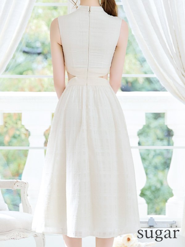 アイボリー モデル:桜伊みやこ 身長:168cm 着用サイズ:Sサイズ