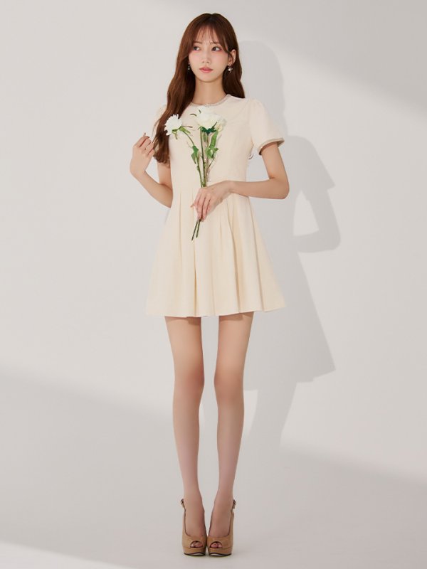 アイボリー モデル：あすか　身長：170cm　着用サイズ：Sサイズ