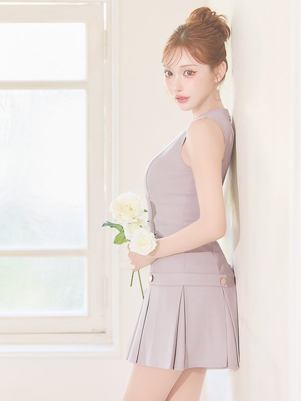 グレージュ モデル：明日花キララ　身長：162cm　着用サイズ：Sサイズ