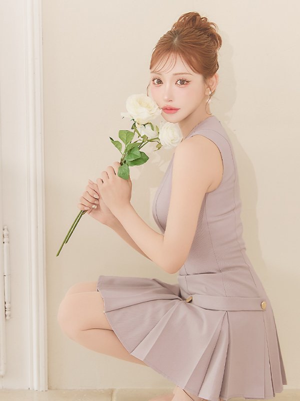 グレージュ モデル：明日花キララ　身長：162cm　着用サイズ：Sサイズ