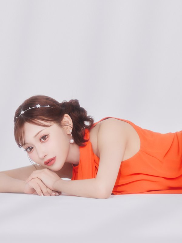 オレンジ　モデル：明日花キララ　身長162cm　着用サイズ：Sサイズv