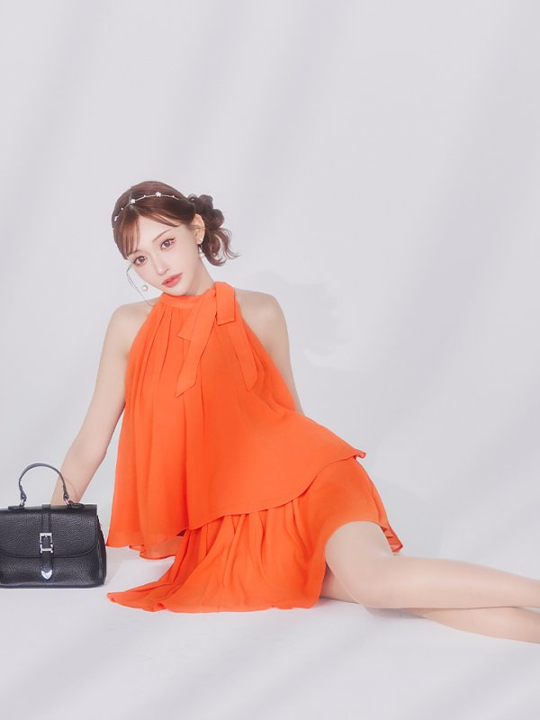 オレンジ　モデル：明日花キララ　身長162cm　着用サイズ：Sサイズ