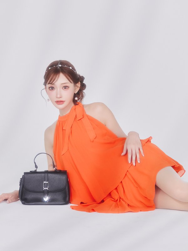 オレンジ　モデル：明日花キララ　身長162cm　着用サイズ：Sサイズ