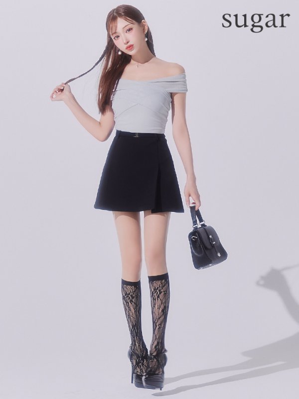 ブルー モデル：明日花キララ　身長：162cm 着用サイズ：Sサイズ