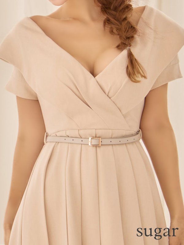 ベージュ　モデル：まりん　身長：164cm　着用サイズ：Sサイズ