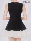 ブラックxアイボリー モデル：明日花キララ　身長：162cm:Sサイズ