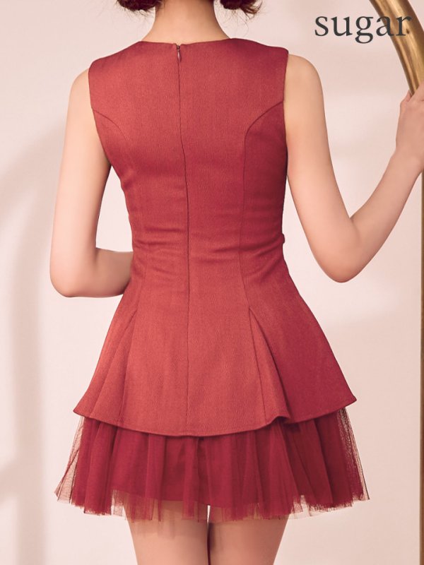 レッド　モデル：明日花キララ　身長：162cm 着用サイズ：Sサイズ