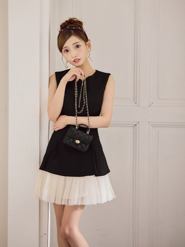 ブラック×アイボリー　モデル：みあ　身長：147cm　着用サイズ：Sサイズ