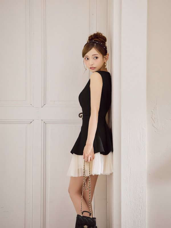 ブラック×アイボリー　モデル：みあ　身長：147cm　着用サイズ：Sサイズ