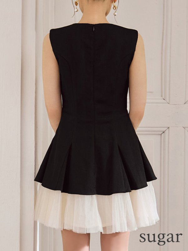 ブラック×アイボリー　モデル：みあ　身長：147cm　着用サイズ：Sサイズ