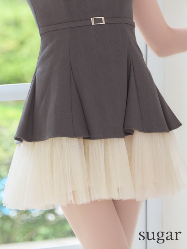 グレー×アイボリー　モデル：明日花キララ　身長162cm　着用サイズ：Sサイズ