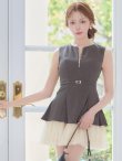 グレー×アイボリー　モデル：明日花キララ　身長162cm　着用サイズ：Sサイズ