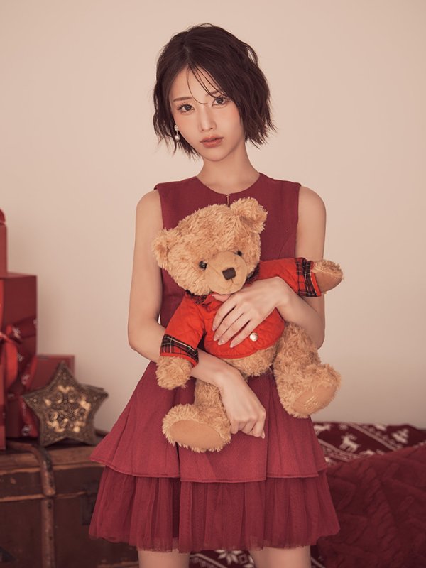 レッド　モデル：りこ　身長：156cm　着用サイズ：Sサイズ