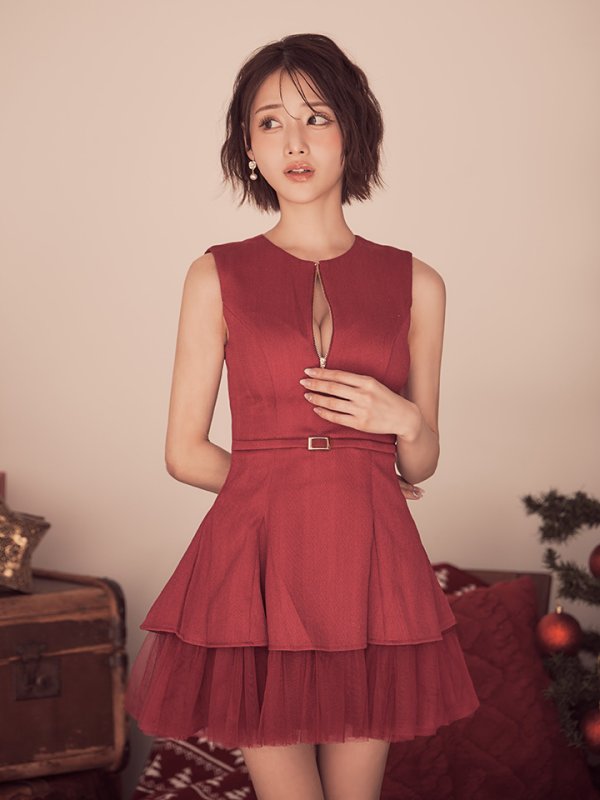 レッド　モデル：りこ　身長：156cm　着用サイズ：Sサイズ