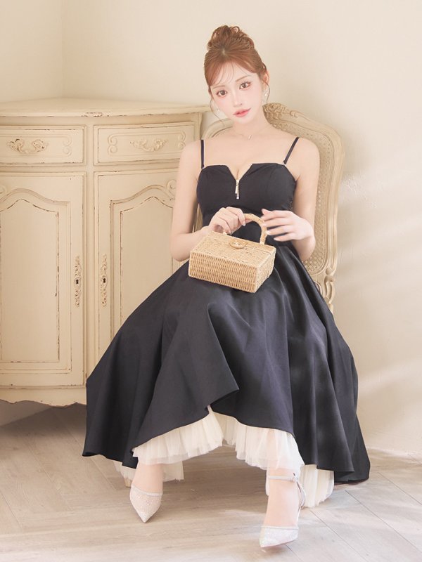 ブラック モデル:明日花キララ 身長:162cm 着用サイズ:Sサイズ