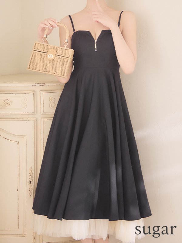 ブラック モデル:明日花キララ 身長:162cm 着用サイズ:Sサイズ