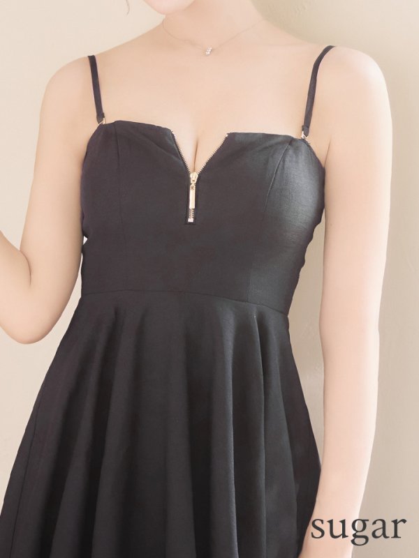 ブラック モデル:明日花キララ 身長:162cm 着用サイズ:Sサイズ