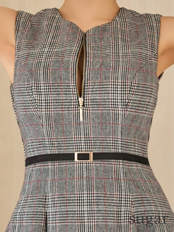 グレーチェック モデル：ももか　身長：156cm　着用サイズ：Sサイズ