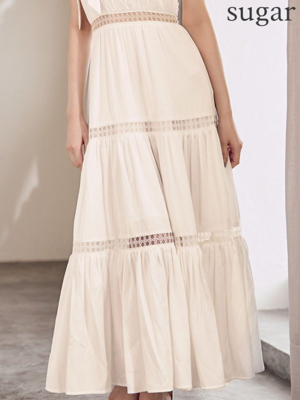 ホワイト　モデル：天海りこ　身長：156cm　着用サイズ：Sサイズ