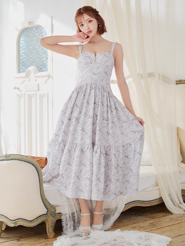 ベージュ モデル:明日花キララ 身長:162cm 着用サイズ:Sサイズ