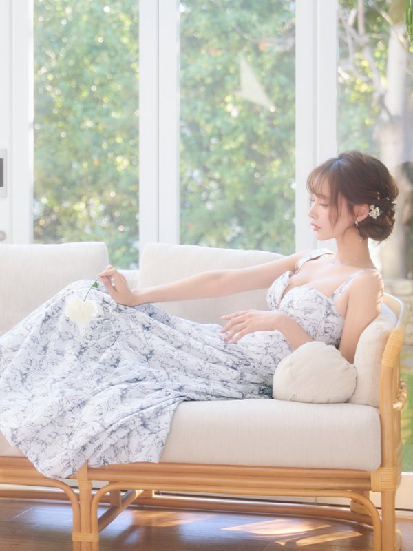 アイボリーxグレー モデル：きほ　身長：169cm 着用サイズ：Sサイズ